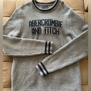 Preowned Abercrombie and Fitch gray color sweater